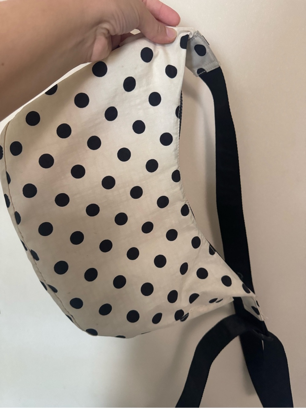 BAGGU limited, edition, Black Polka Dot Cream medium crescent Crossbody